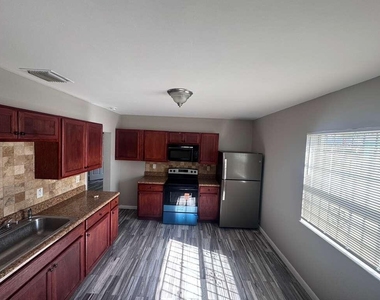 3309 Avenue S - Photo Thumbnail 1