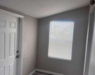 3309 Avenue S - Photo Thumbnail 11
