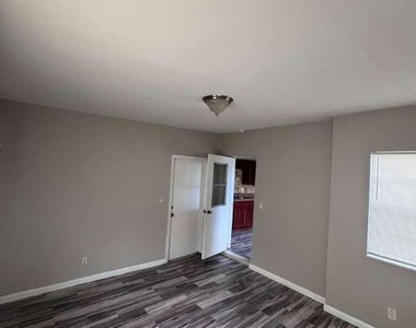 3309 Avenue S - Photo Thumbnail 12