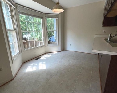 2104 Patty Lane - Photo Thumbnail 8