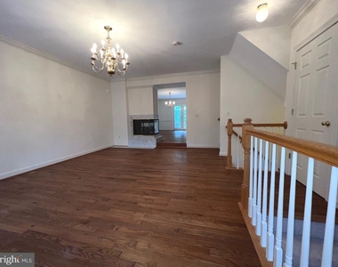 2104 Patty Lane - Photo Thumbnail 2