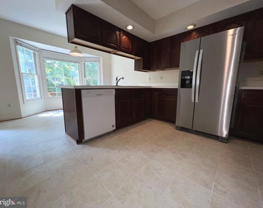 2104 Patty Lane - Photo Thumbnail 6