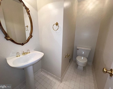 2104 Patty Lane - Photo Thumbnail 16