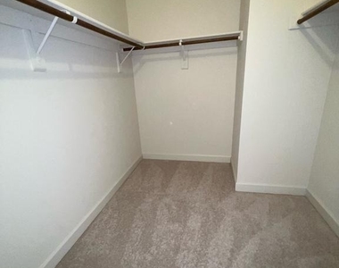 2104 Patty Lane - Photo Thumbnail 11