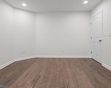 819 11th Avenue - Photo Thumbnail 12