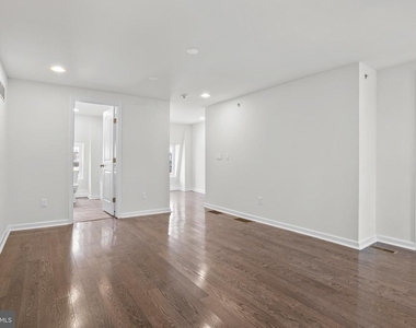 819 11th Avenue - Photo Thumbnail 18