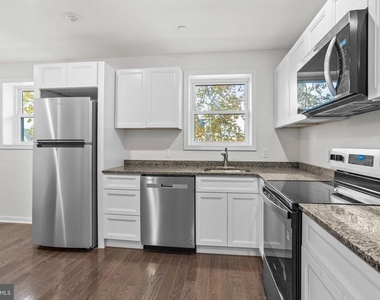 819 11th Avenue - Photo Thumbnail 6