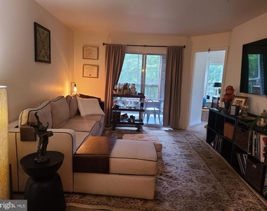 6602 Lake Park Drive - Photo Thumbnail 6