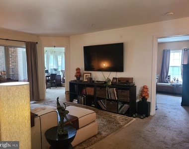 6602 Lake Park Drive - Photo Thumbnail 5