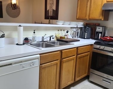 6602 Lake Park Drive - Photo Thumbnail 24