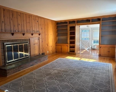815 Hewett Drive - Photo Thumbnail 6