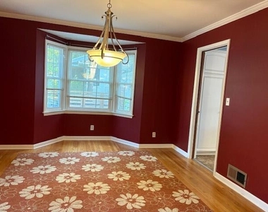 815 Hewett Drive - Photo Thumbnail 2