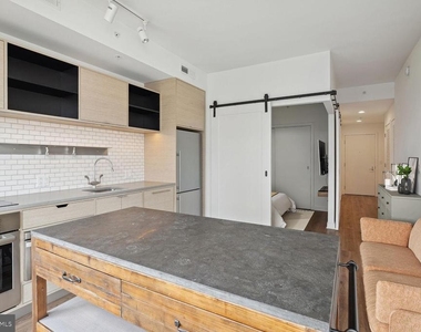 2030 8th Street Nw - Photo Thumbnail 4