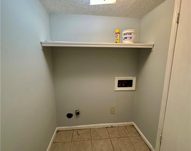 6320 Marykirk Drive - Photo Thumbnail 10