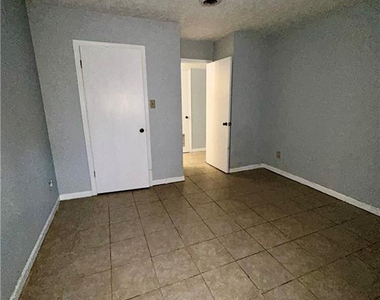 6320 Marykirk Drive - Photo Thumbnail 9
