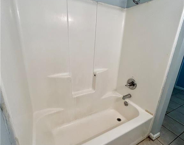 6320 Marykirk Drive - Photo Thumbnail 12