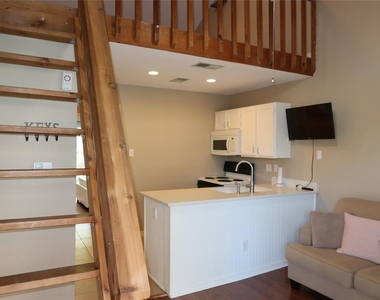 2210 Pearl St - Photo Thumbnail 16
