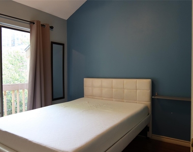 2210 Pearl St - Photo Thumbnail 12