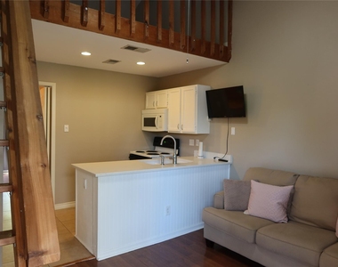 2210 Pearl St - Photo Thumbnail 15