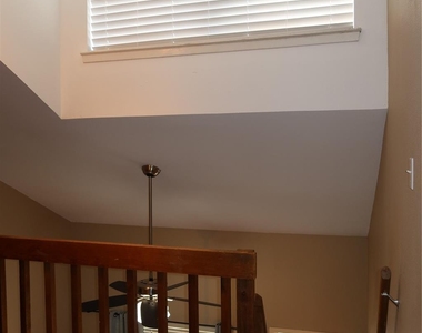 2210 Pearl St - Photo Thumbnail 17