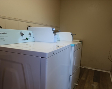 2210 Pearl St - Photo Thumbnail 21