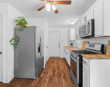 617 Johnson St - Photo Thumbnail 9