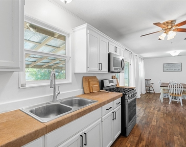 617 Johnson St - Photo Thumbnail 10