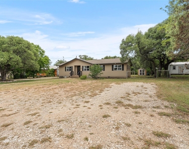 617 Johnson St - Photo Thumbnail 2