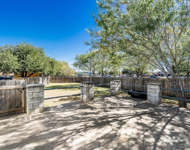 2106 Lamplight Village Cir - Photo Thumbnail 17