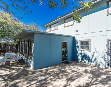 2106 Lamplight Village Cir - Photo Thumbnail 15