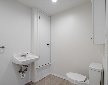 2106 Lamplight Village Cir - Photo Thumbnail 10