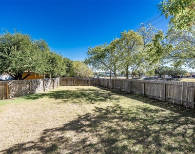 2106 Lamplight Village Cir - Photo Thumbnail 18