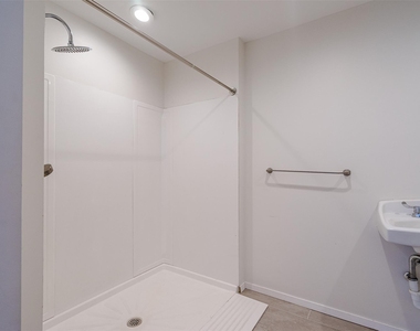 2106 Lamplight Village Cir - Photo Thumbnail 9