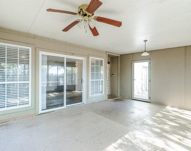 2106 Lamplight Village Cir - Photo Thumbnail 13