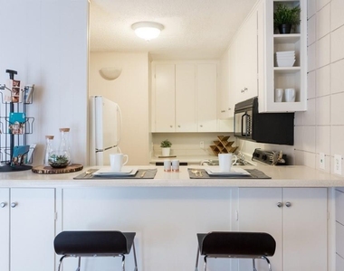 3212 Red River St - Photo Thumbnail 6