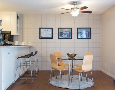 3212 Red River St - Photo Thumbnail 7