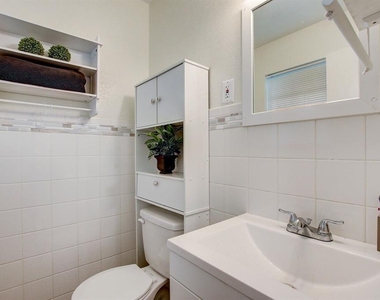 1208 S 19th St - Photo Thumbnail 13