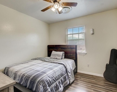 1208 S 19th St - Photo Thumbnail 15