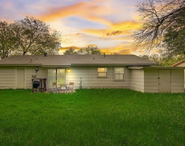 1208 S 19th St - Photo Thumbnail 2