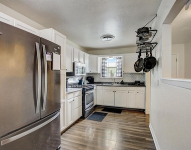 1208 S 19th St - Photo Thumbnail 7