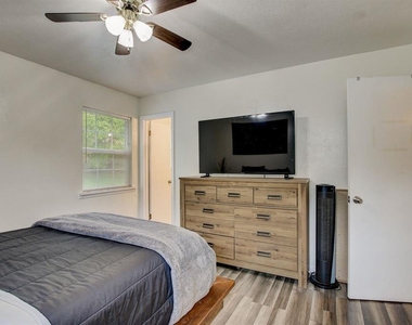 1208 S 19th St - Photo Thumbnail 12