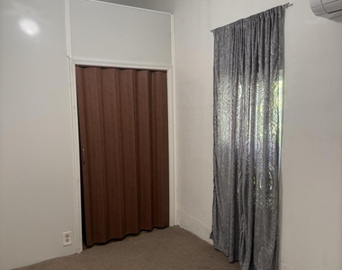 946 Spearing Street - Photo Thumbnail 13