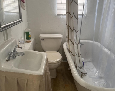 946 Spearing Street - Photo Thumbnail 11
