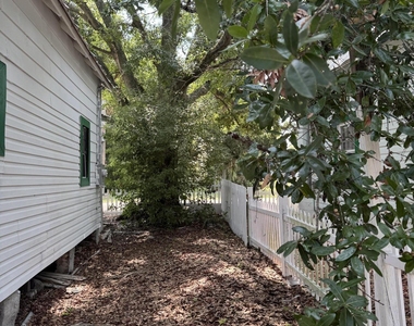 946 Spearing Street - Photo Thumbnail 4