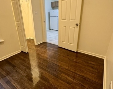 6212 S Bishop Street - Photo Thumbnail 13