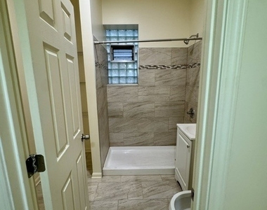 6212 S Bishop Street - Photo Thumbnail 9