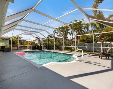 4516 Sw 21st Place - Photo Thumbnail 7