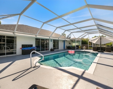 4516 Sw 21st Place - Photo Thumbnail 8