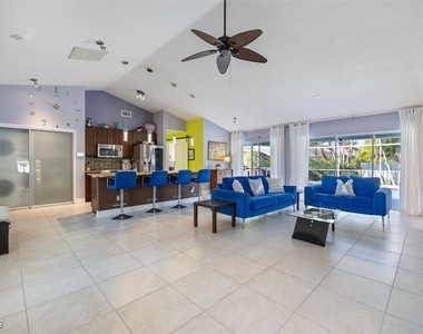 4516 Sw 21st Place - Photo Thumbnail 21