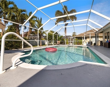 4516 Sw 21st Place - Photo Thumbnail 9